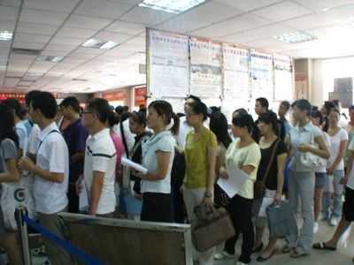 職業(yè)中介招聘普工,都會承諾給求職者返費(fèi),這其中有什么貓膩?